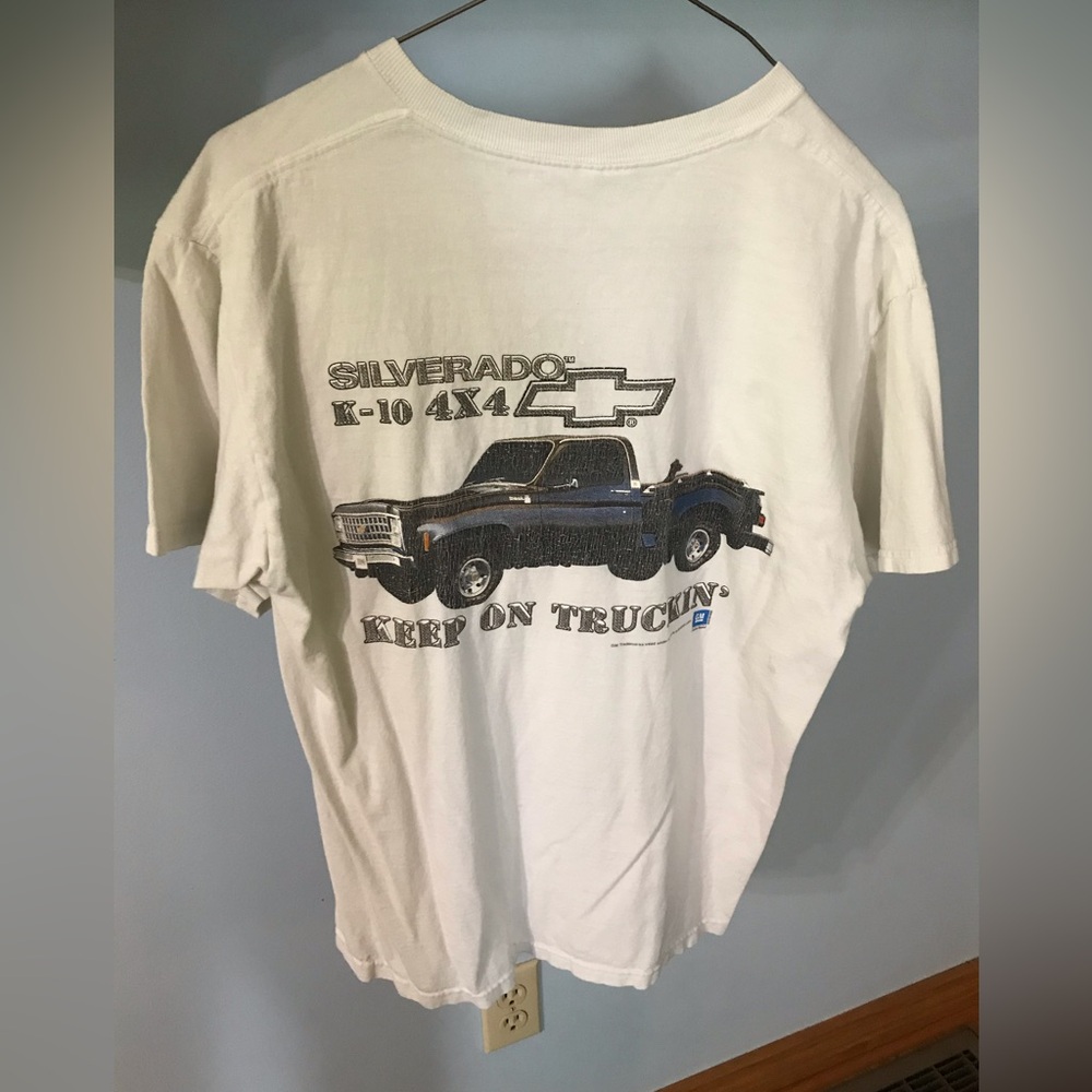 Men’s White Chevrolet Shirt! Size Medium - Picture 3 of 5